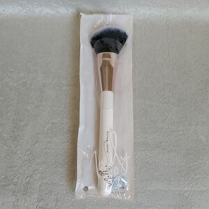 🆕️ MALLY XO Angled Blush Brush